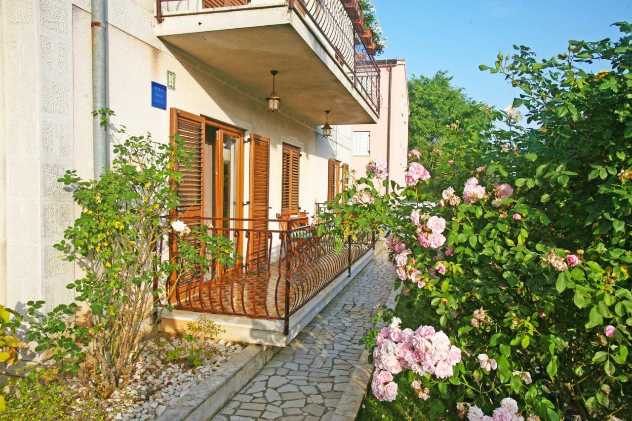 Apartments Maras Porec Esterno foto